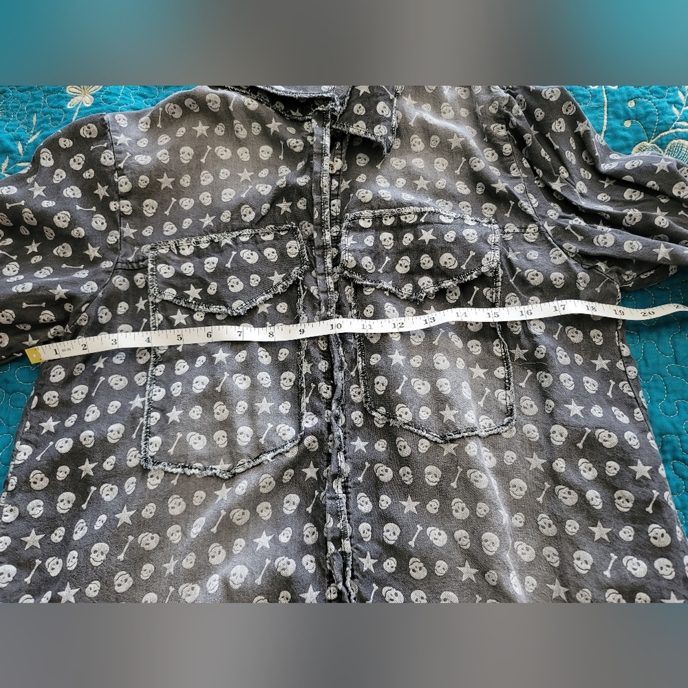 AMO  Denim Grey Button Up - M - Picture 6 of 7